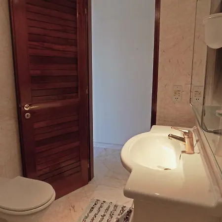 3b Beachfront Large Pool Penthouse Apollonia Beach *