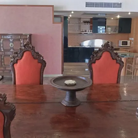 3b Beachfront Large Pool Penthouse Apollonia Beach *