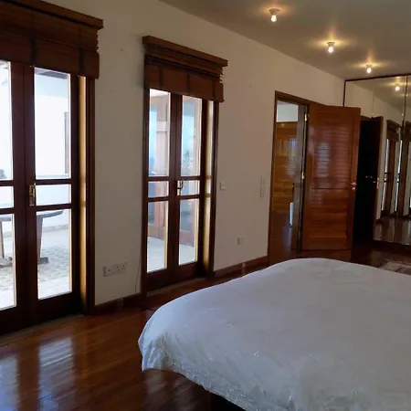 3b Beachfront Large Pool Penthouse Apollonia Beach *