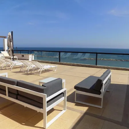 3b Beachfront Large Pool Penthouse Apollonia Beach